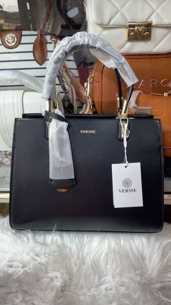 Sac à main noir élégant Versee