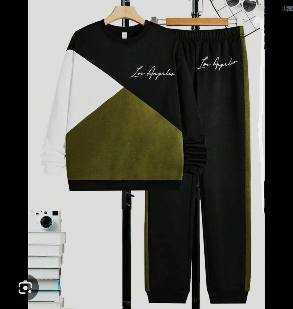 Ensemble de survêtement moderne