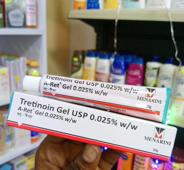Tretinoin ( retinol ) Gel
