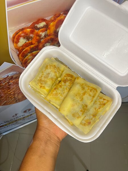 Rouleaux de crêpes fourrés