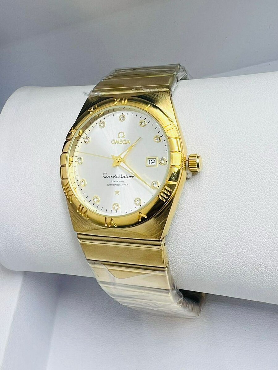 Montre de luxe disponible