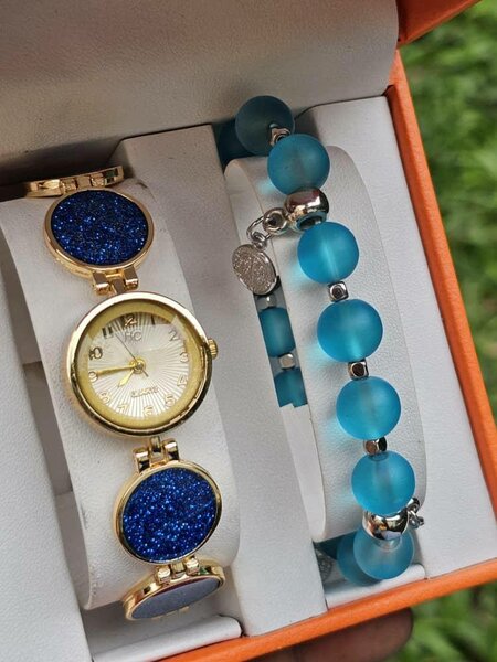 Montre élégante avec bracelet