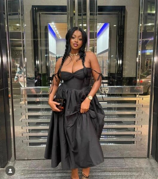 Jolie robe relaxe femme enceinte peu porter