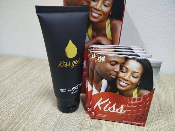 4 paquets de 3 préservatifs +