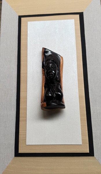 Sculpture murale en bois