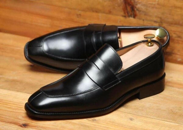 Chaussures habillées en cuir noir