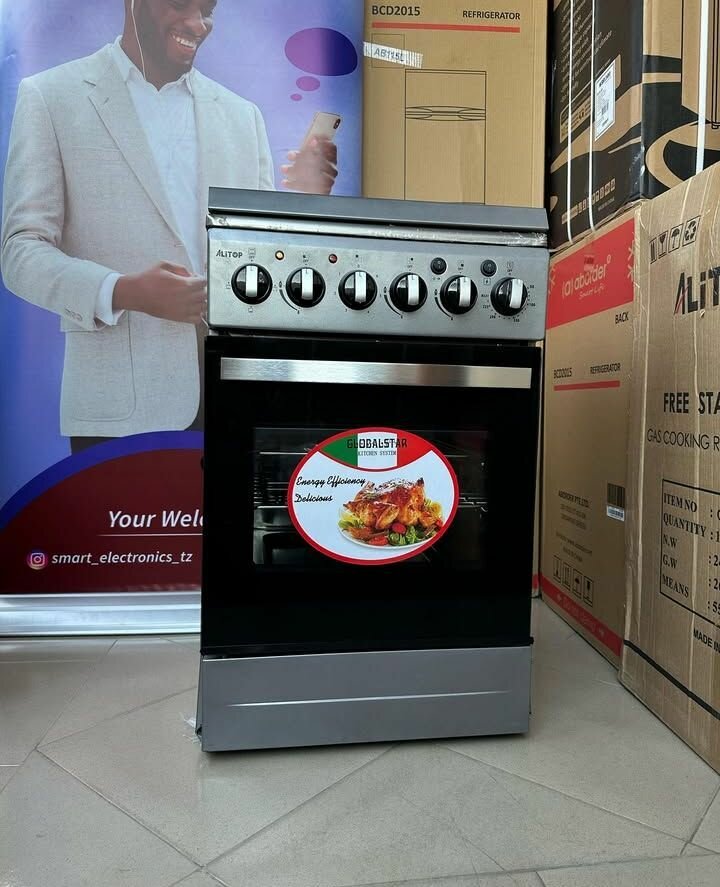 4 Burner stove with oven