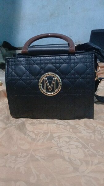 Sac à main élégant noir