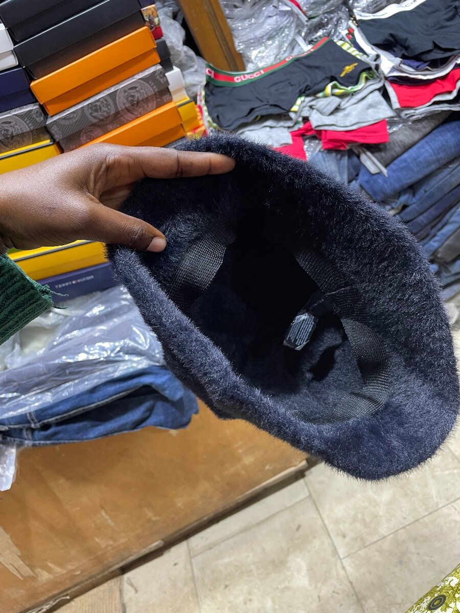 Chapeau en fourrure synthétique