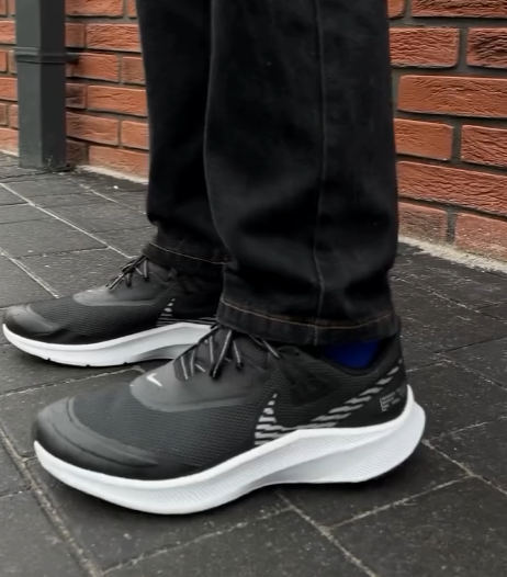 Водоотталкивающие кроссовки Nike Quest 3 Shield