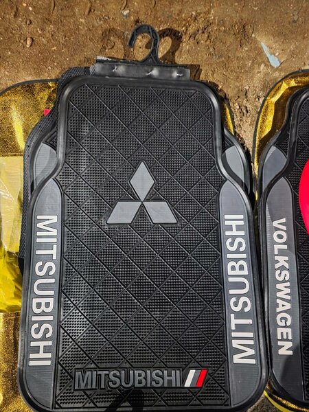 Tapis pour voiture 5 pièces