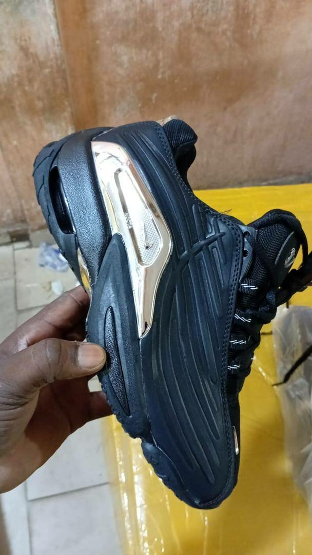 Baskets style futuriste