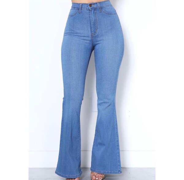 Wide leg jeans in sizes