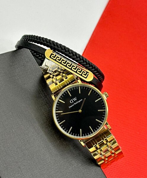 Montre DW élégante dorée