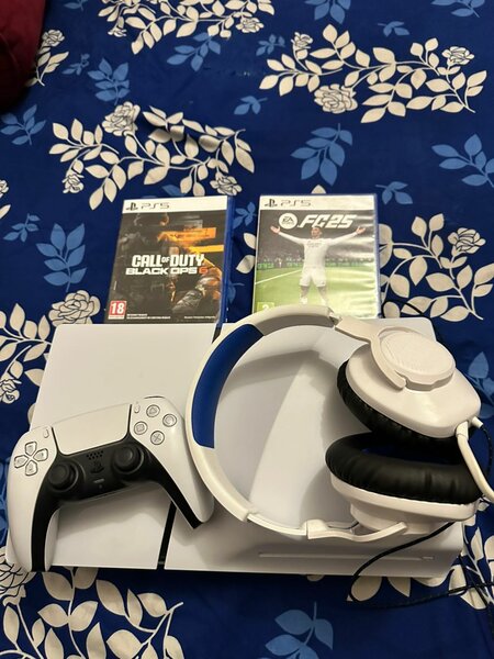 PS5 slim avec CD et casque JBL