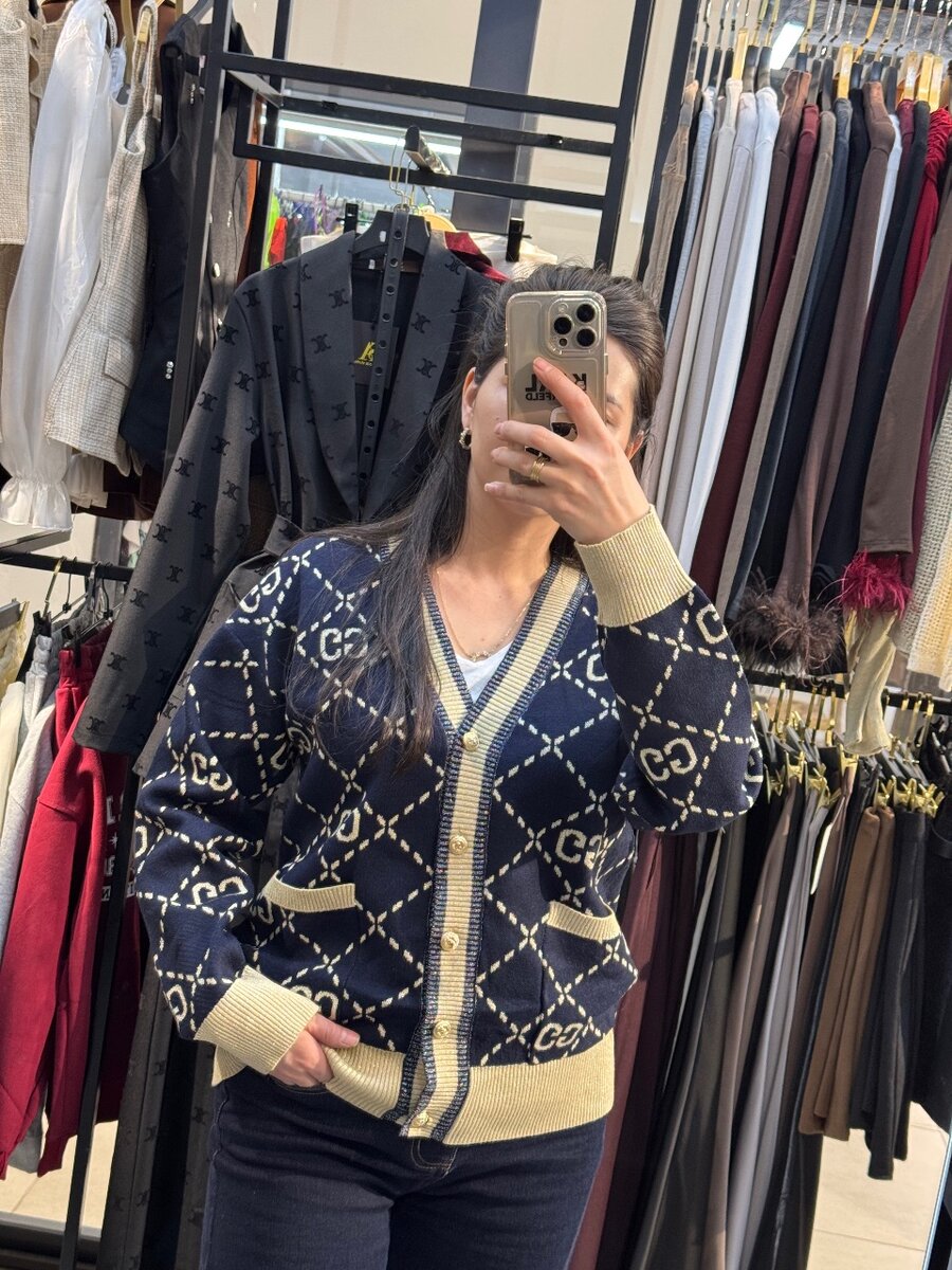 Кардиганы под Гуччи. Пуговицы рабочие. Размер 42-46