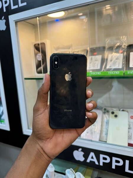 iPhone X 64giga casineuf tout passe propre