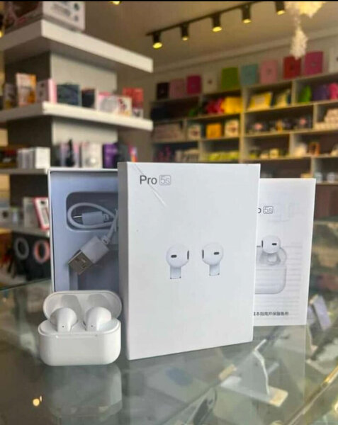 2 Écouteurs blanc et noir pro