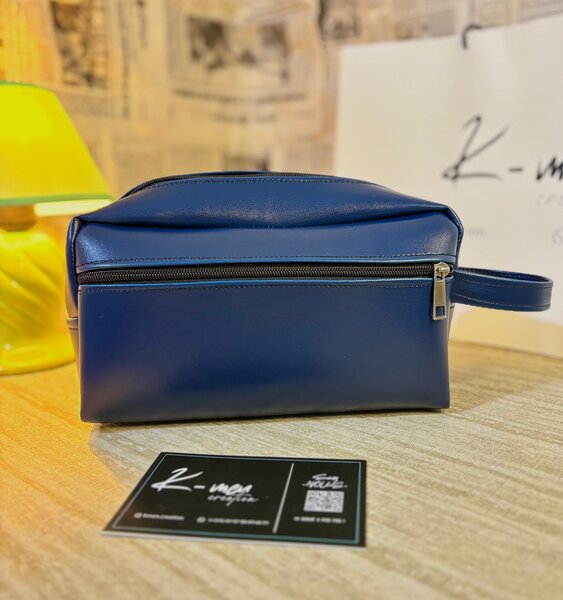 Trousse bleue élégante