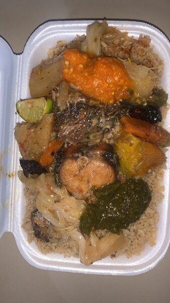 Délicieux plat de riz et poisson