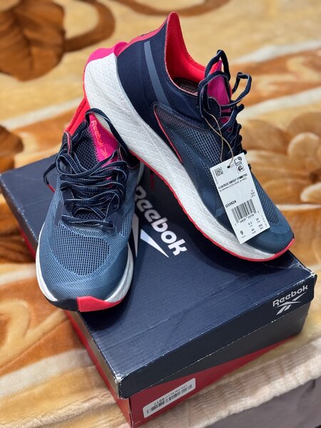 Кроссовки Reebok для занятия спортом