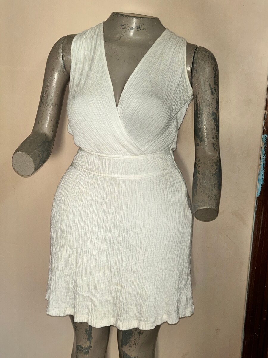 Robe d'été blanche élégante