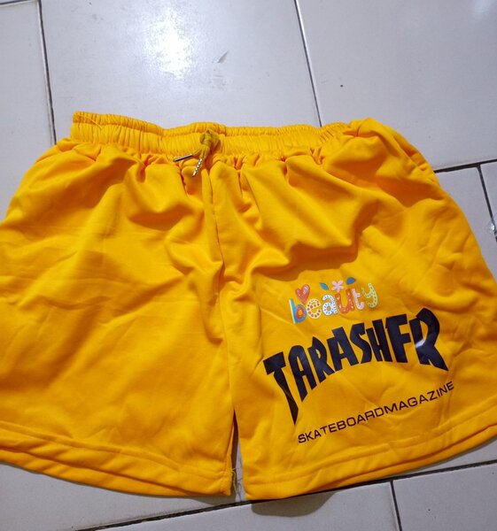 Shorts de skate jaune