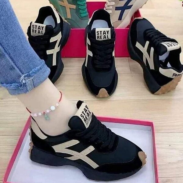Sneakers élégantes "Stay Real"