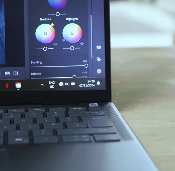 DELL Inspiron 14 Plus  Cplot+