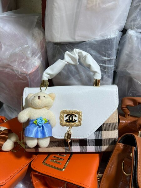 Sac à main tendance avec peluche