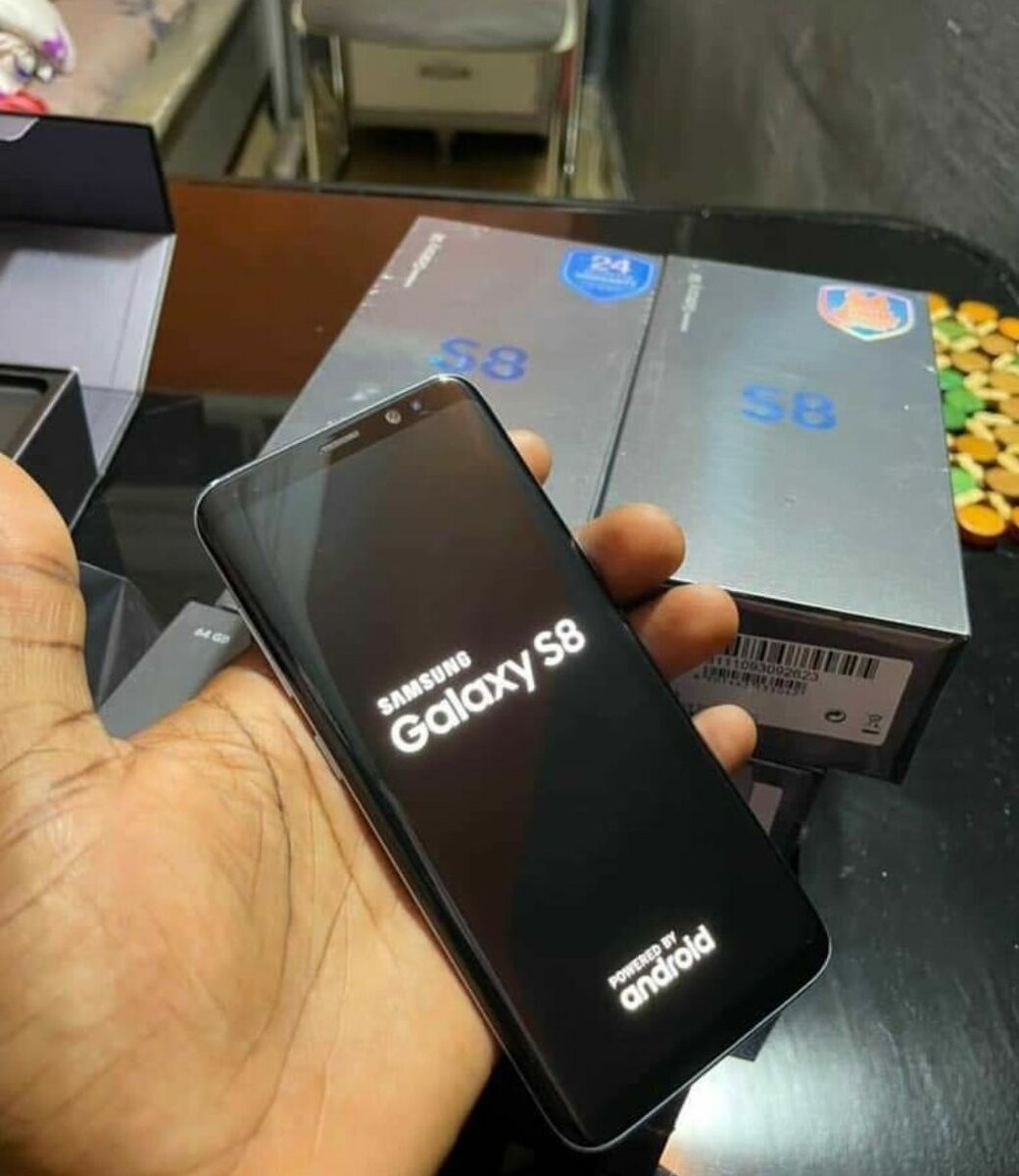 Samsung Galaxy S8 Smartphone