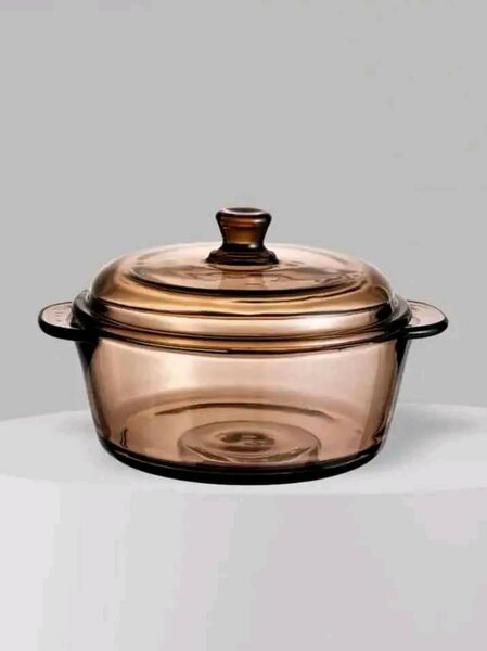 Casseroles en verre avec couvercle