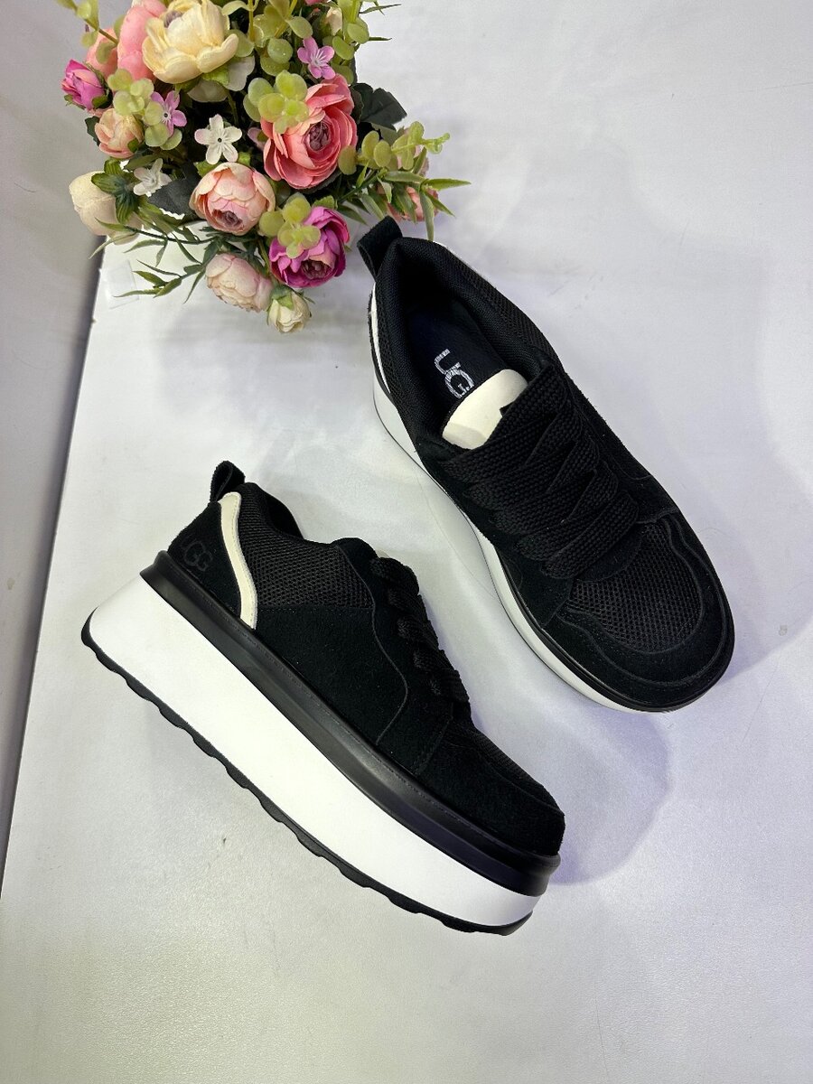 Кроссовки на платформе