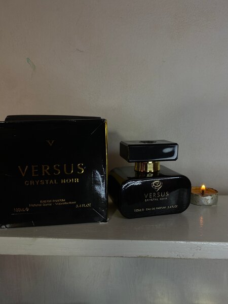 Parfum Versus Crystal Noir