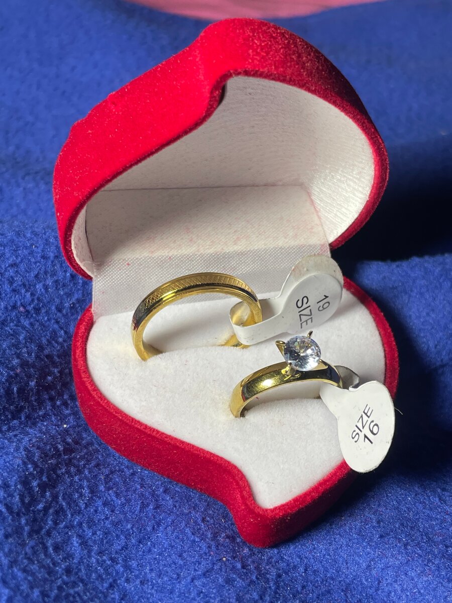 Ensemble de Bagues de Mariage en Or avec Boîte Coeur