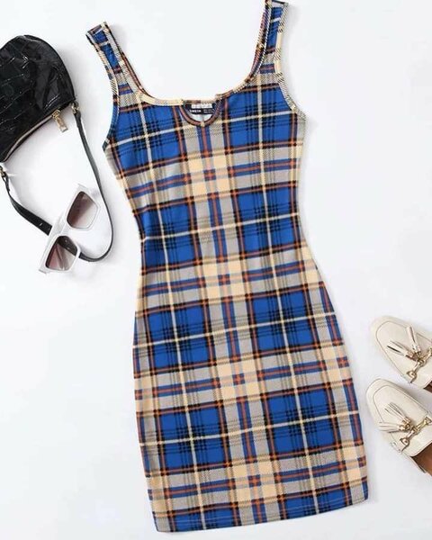 Robe Shein moulante à carreaux