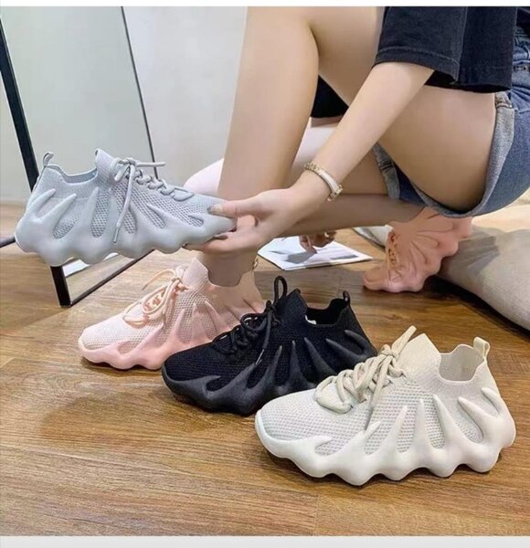 Chic paire pour les femmes disponible