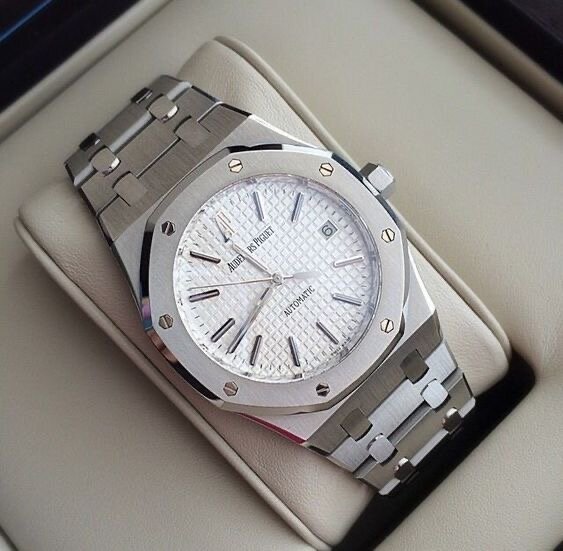 Montre de luxe en acier inoxydable