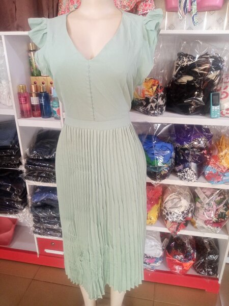 Plitted straight dress