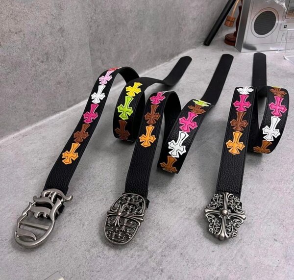 Ceinture en cuir avec boucles originales