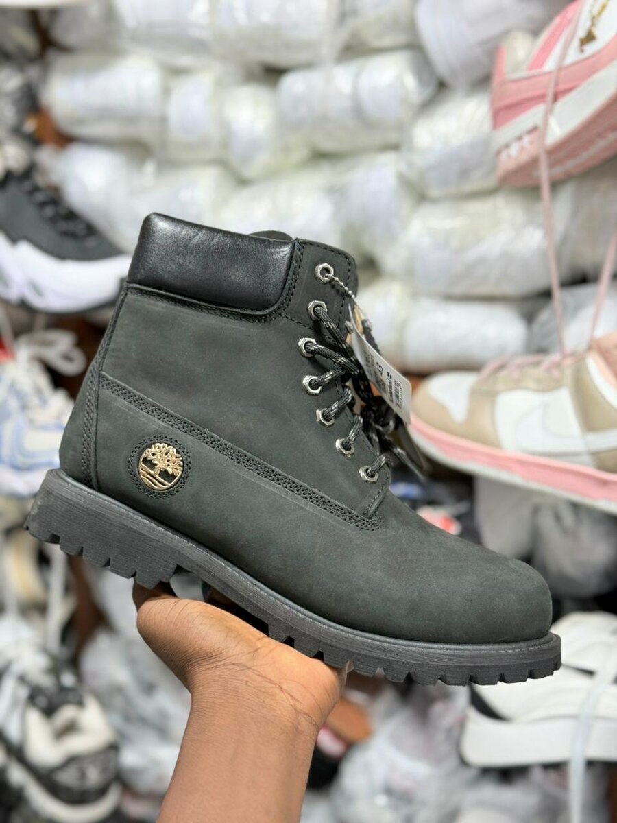 Bottes en cuir résistantes homme