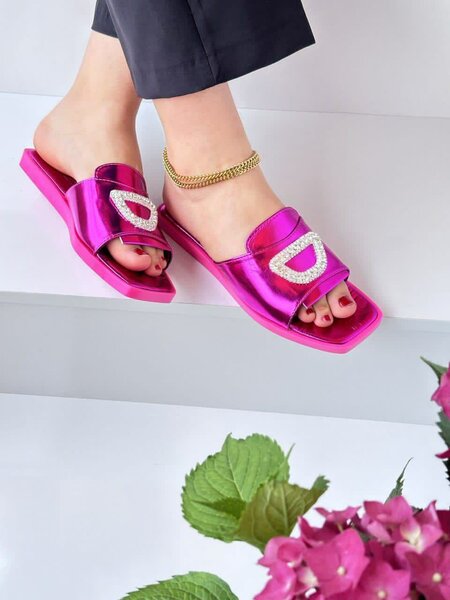 Sandales à strass brillants