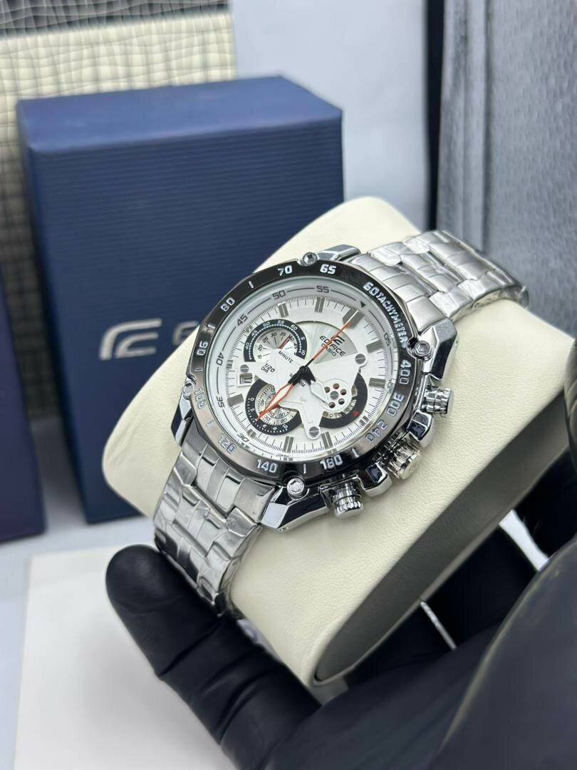 MONTRE CASIO ÉDIFICE EN ACIER INOXYDABLE