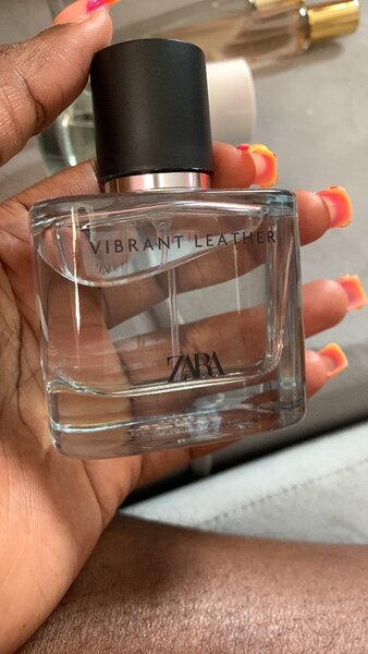 Zara Vibrant Leather Parfum