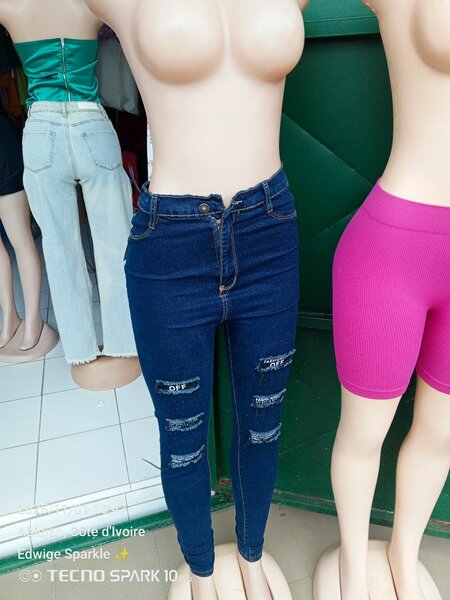 Jeans slim déchiré femme