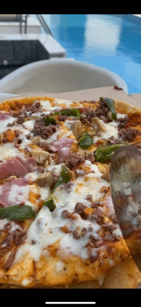 Pizza Gourmet Savoureuse