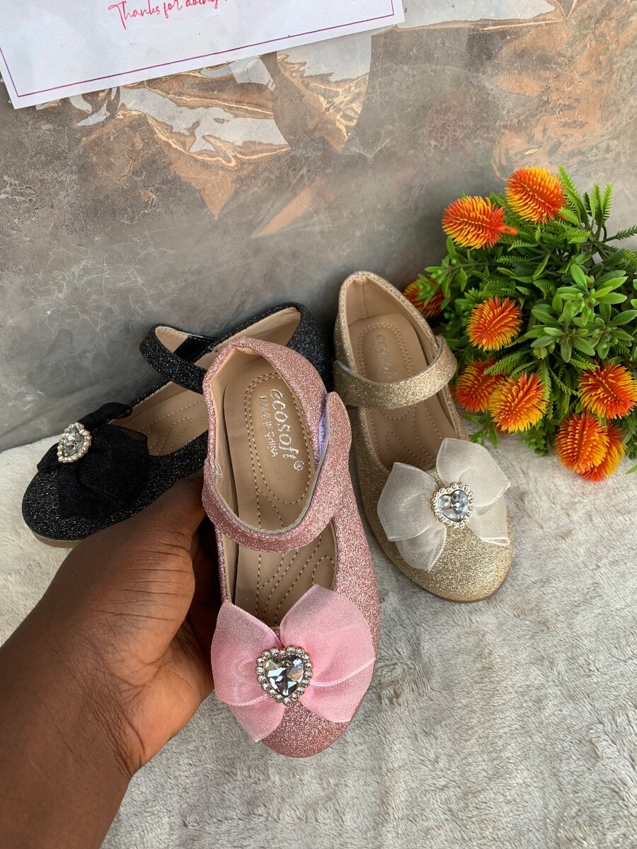 Girl shoes