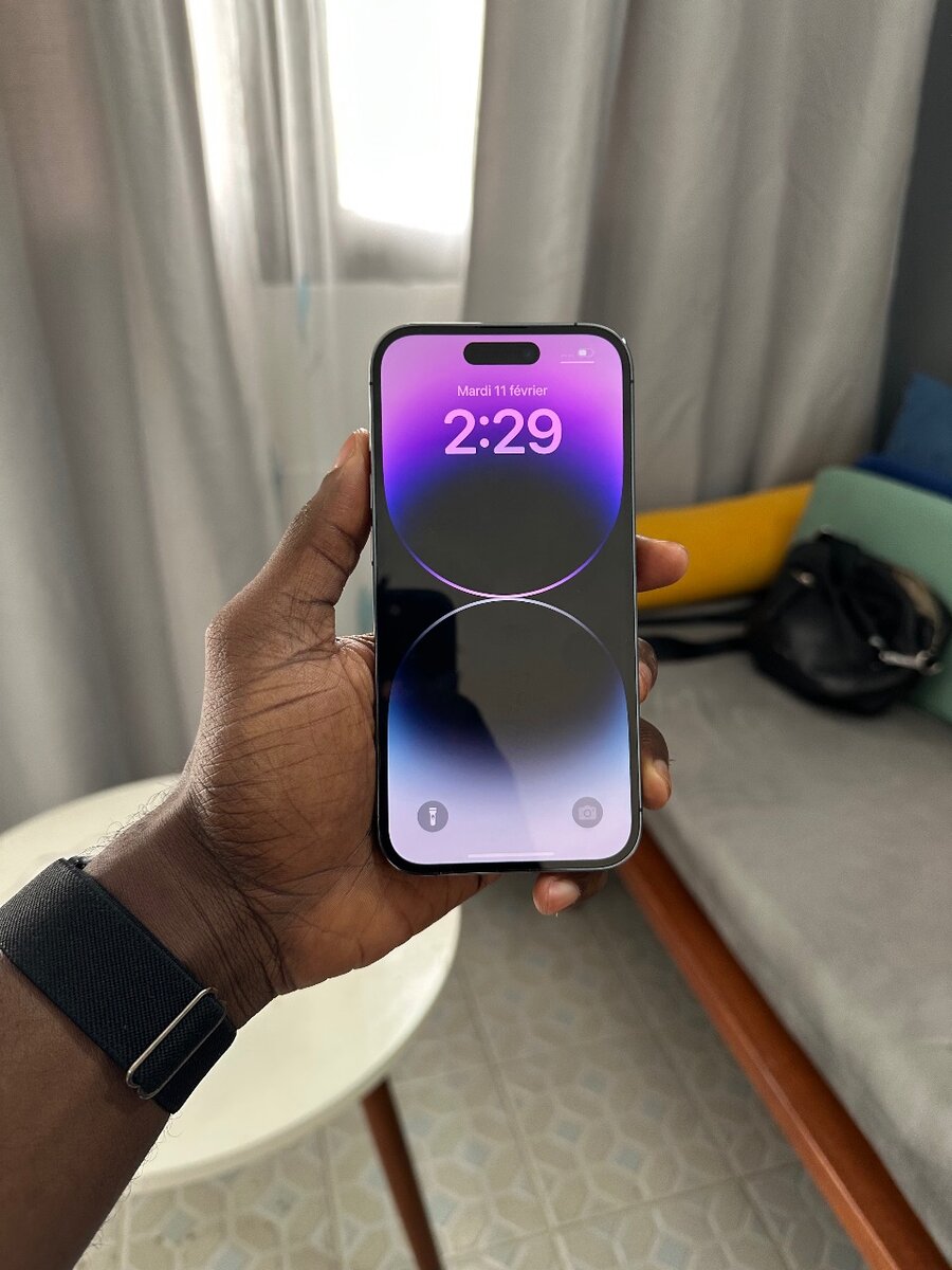 IPHONE 14 PRO 256Go QUASI NEUF IMPORTÉ