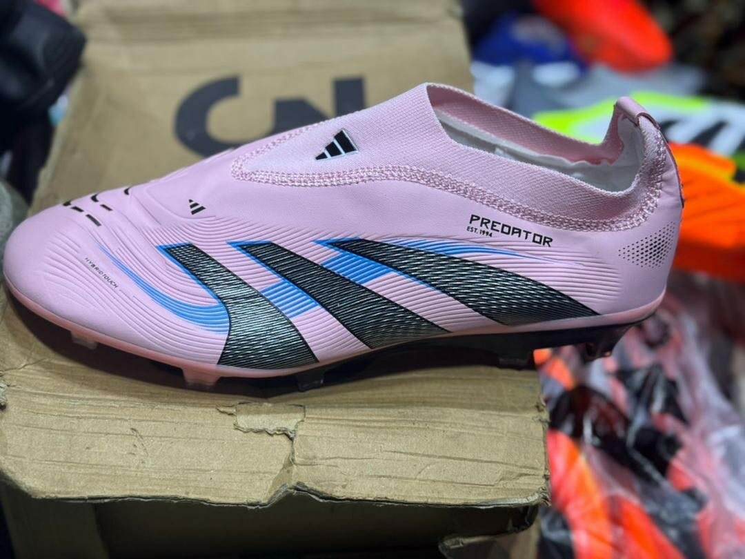 Chaussures de Foot Predator Rose