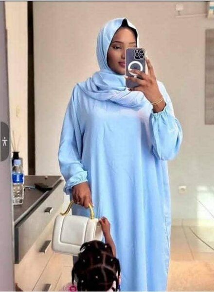 Robes avec foulard collé